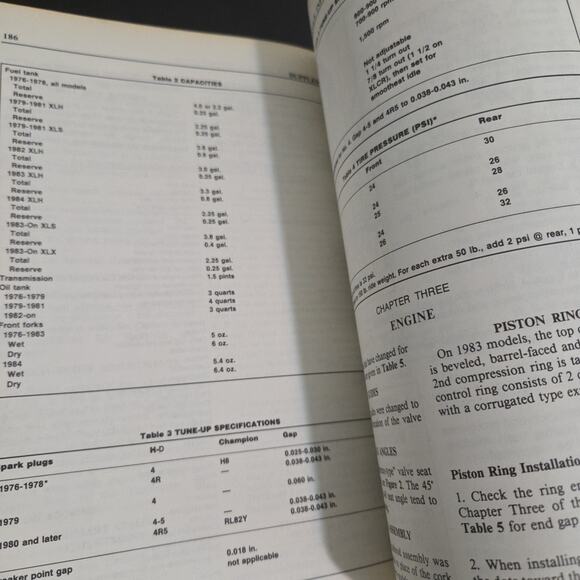 CLYMER HARLEY DAVIDSON Repair Manual Sportster 1959-1984 Free Shipping - Picture 7 of 7